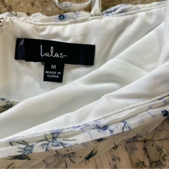 NWOT Lulus Petal Party White Floral Print Plisse Surplice Midi Dress - Picture 10 of 14